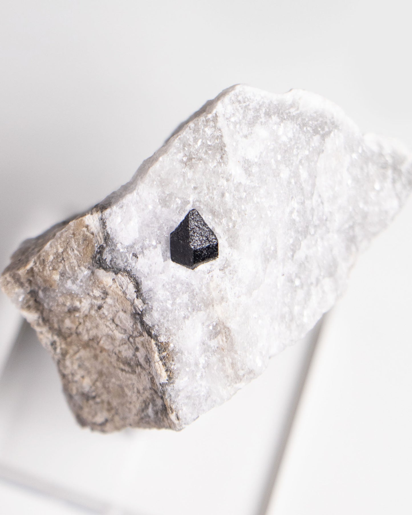 稀有罕見的義大利雙尖黑水晶|療癒與保護能量