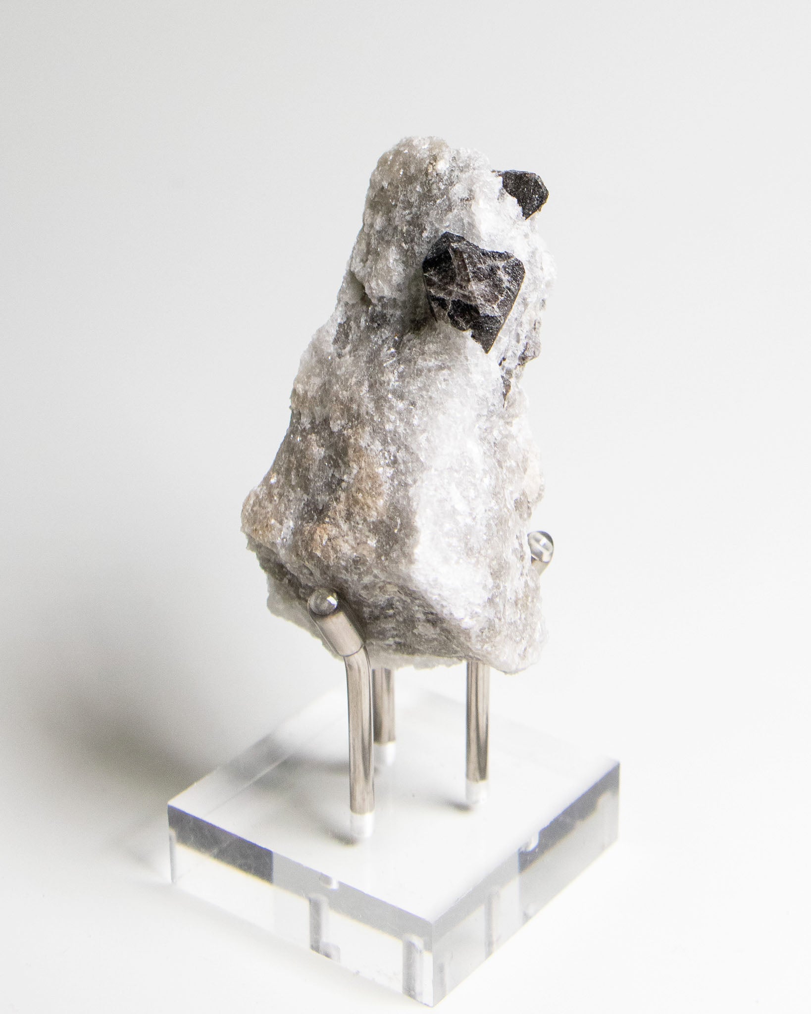 稀有罕見的義大利雙尖黑水晶｜療癒與保護能量