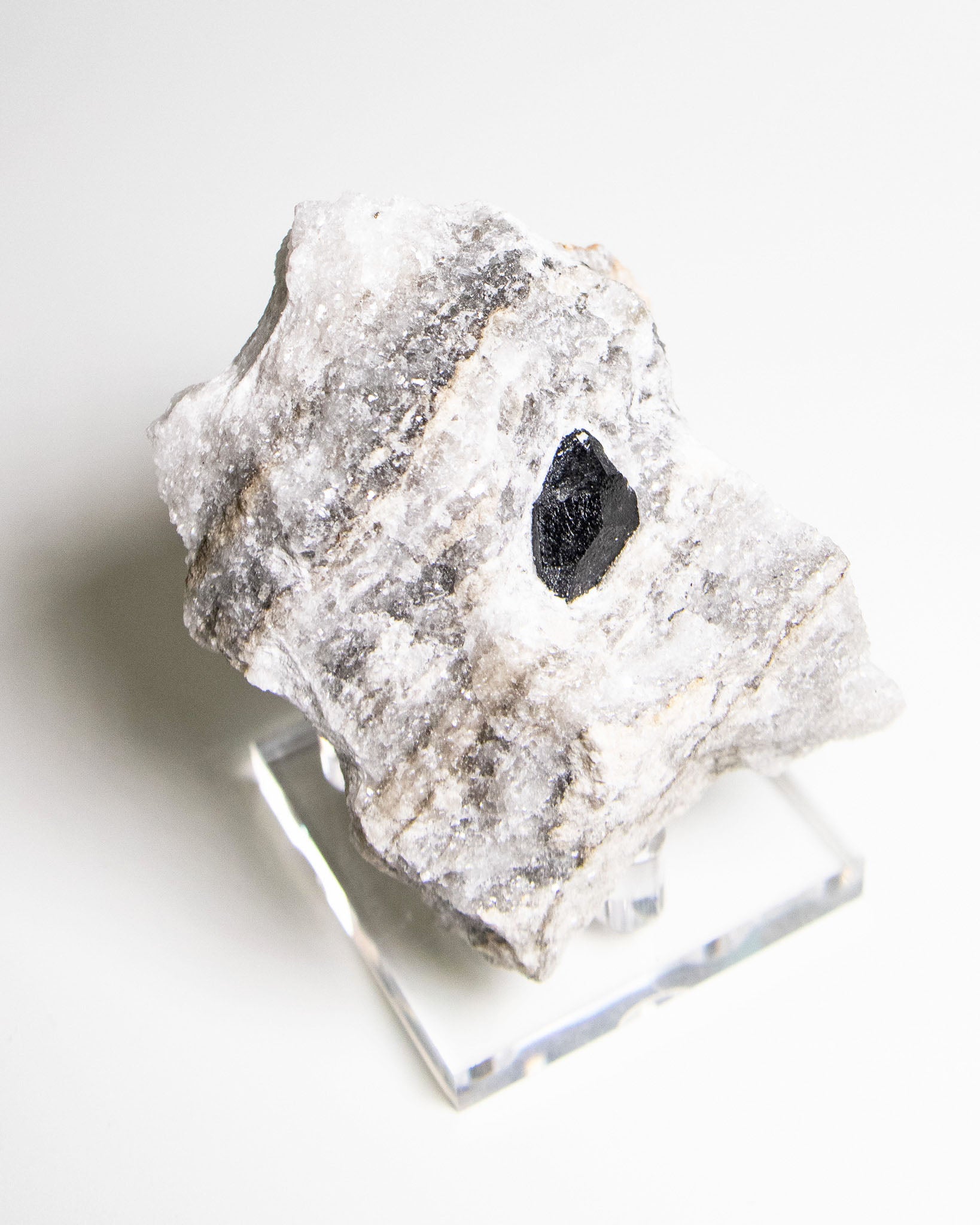 稀有罕見的義大利雙尖黑水晶｜療癒與保護能量