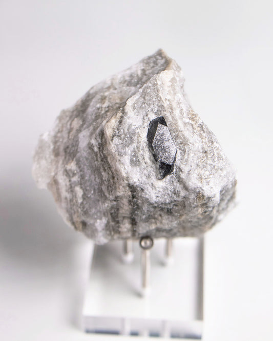 稀有罕見的義大利雙尖黑水晶｜療癒與保護能量