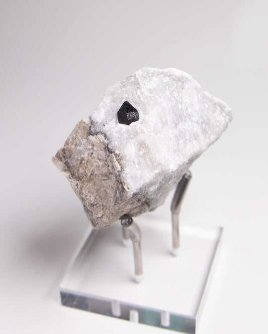 稀有罕見的義大利雙尖黑水晶｜療癒與保護能量