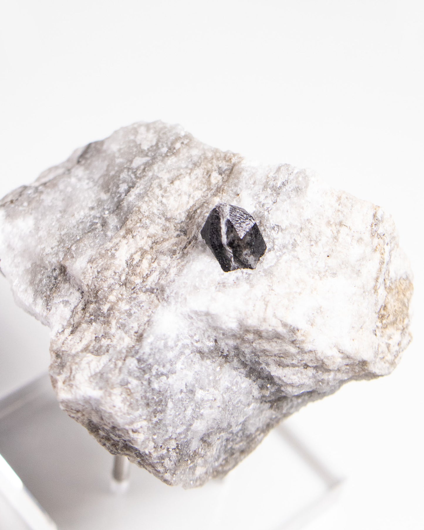 稀有罕見的義大利雙尖黑水晶｜療癒與保護能量