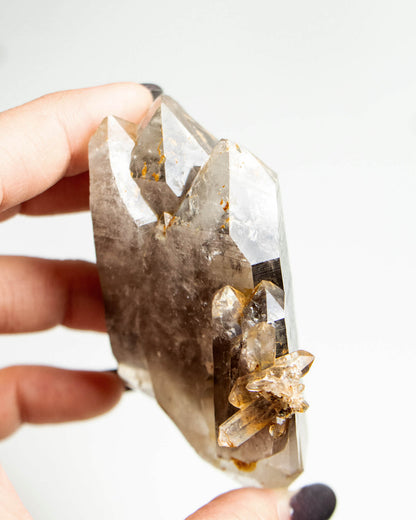 波士尼亞煙晶，象徵療癒能量、穩定力量與自我修復後的再生轉化。