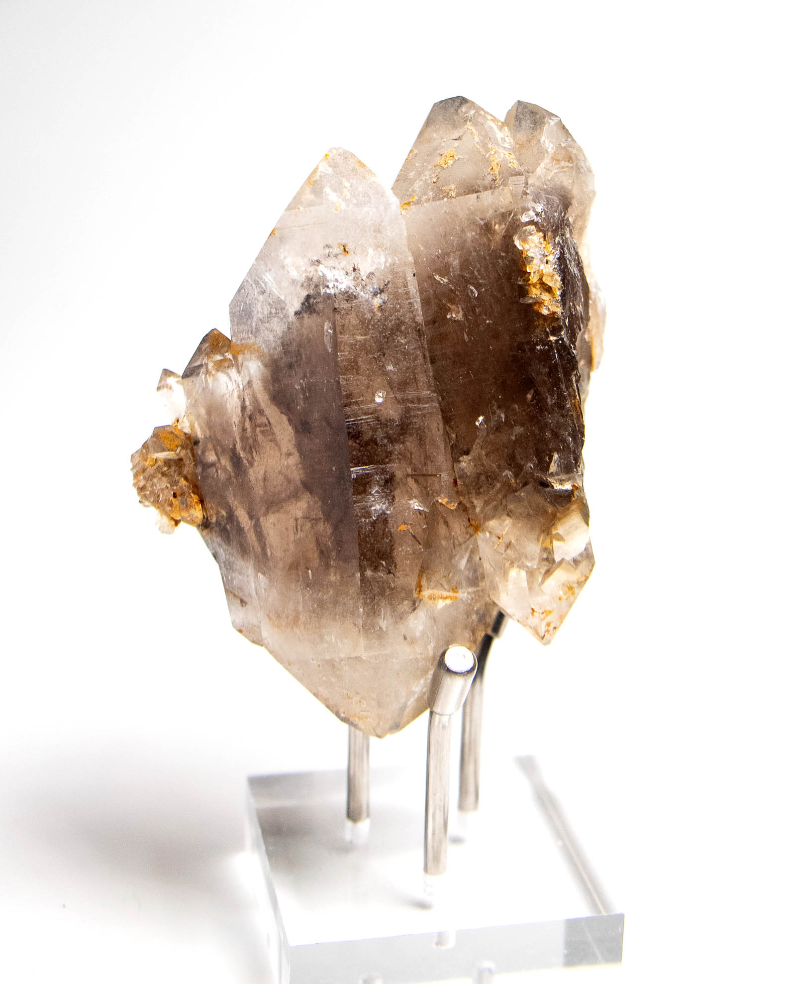 波士尼亞煙晶，象徵療癒能量、穩定力量與自我修復後的再生轉化。